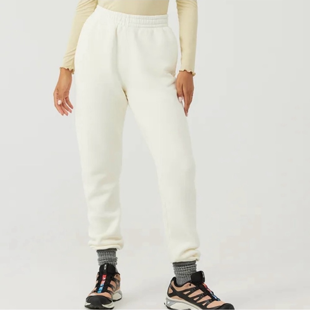 Outdoor Voices Nimbus Sweatpant Size Small EUC